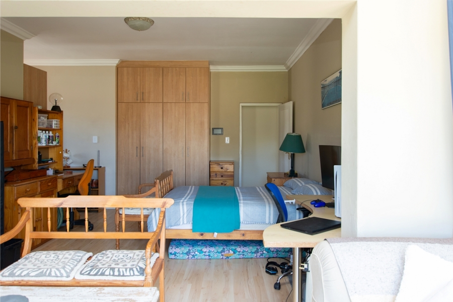 5 Bedroom Property for Sale in Myburgh Park Western Cape